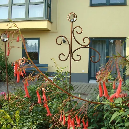 Glueckstein Apartman *